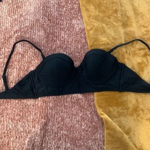 Black Old Navy bikini top with underwire